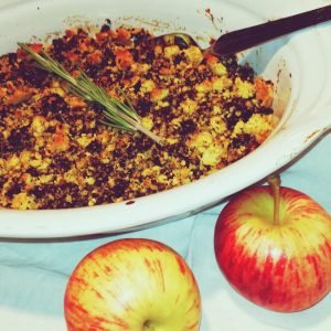 Crumble de morcela com maçã